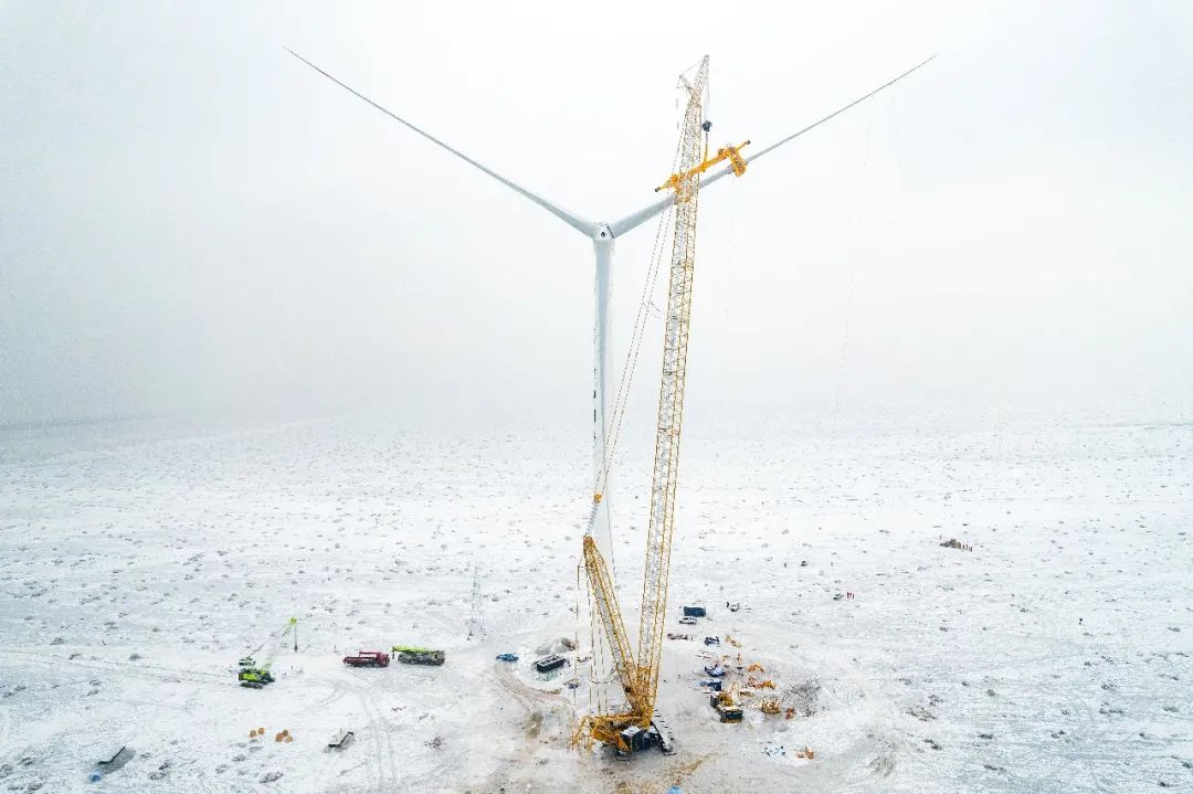 ¡El esparcidor terrestre de una hoja con inserto basculante de ángulo grande de 6MW de Juli Sling completó su debut en elevación!